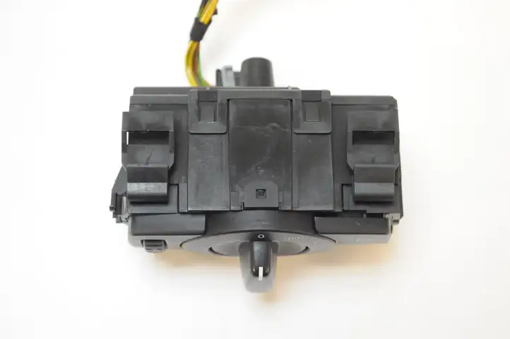 BMW 3 E90 E91 (2005 - 2012) 6932794 Включатель фонарей — фото 3