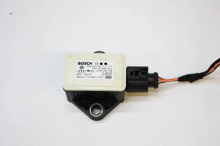 Audi A4 S4 B8 8K (2007 - 2011) 8K0907637C Датчик ускорения — фото 1
