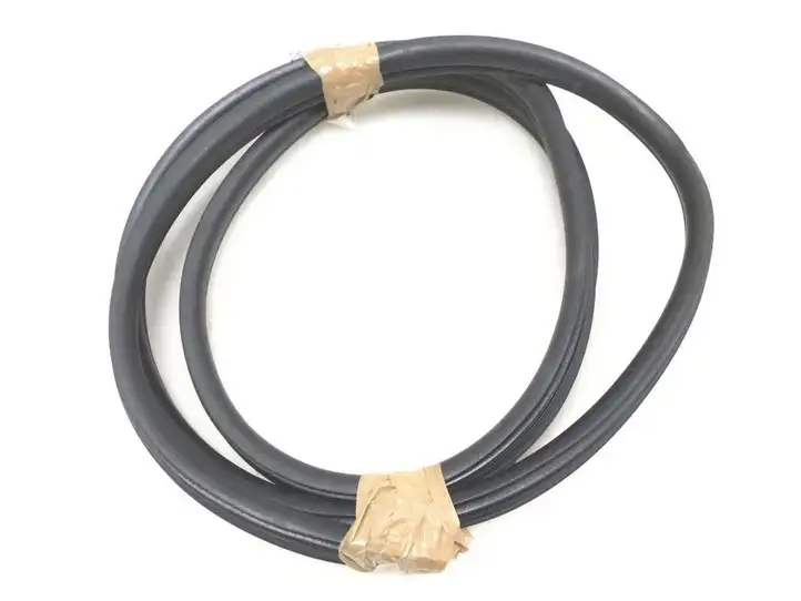 Nissan Qashqai (2006 - 2010) Уплотнитель передней двери (кузов) — фото 2