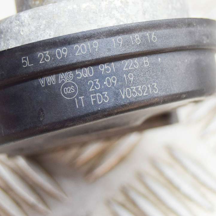 Skoda Kamiq (2019 - )  5Q0951223B Звуковой сигнал