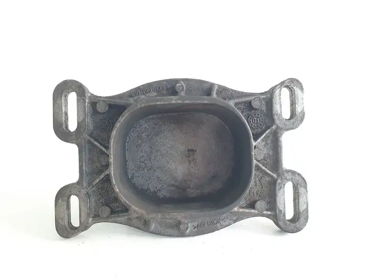 Audi A6 S6 C6 4F (2004 - 2008) 4B0199335L Кронштейн двигателя — фото 1