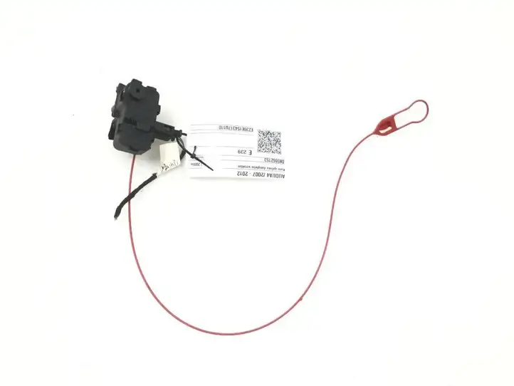 Audi A4 S4 B8 8K (2007 - 2011) 8K0862153 Замок крышки топливного бака — фото 1