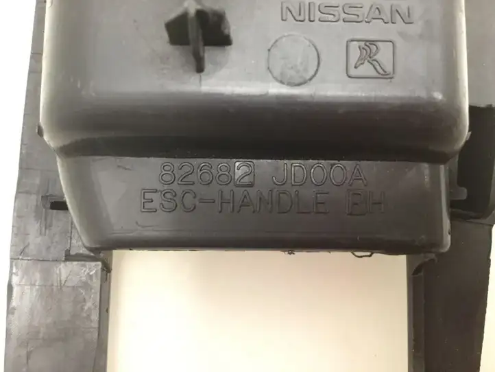 Nissan Qashqai (2006 - 2010) 82682JD00A Обшивка задней двери — фото 2