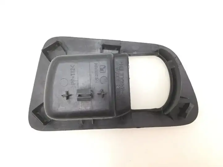 Nissan Qashqai (2006 - 2010) 82682JD00A Обшивка задней двери — фото 3