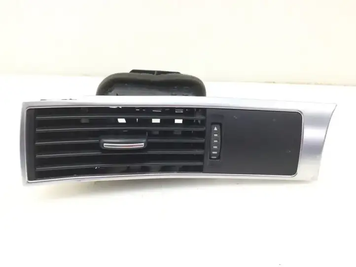 Audi A6 S6 C6 4F (2008 - 2011) 4F1820901D Боковой воздушный дефлектор — фото 1