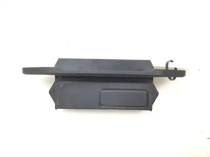 Toyota Auris E180 (2012 - 2018) 15C879 Кнопка закрытия крышки багажника — фото 3