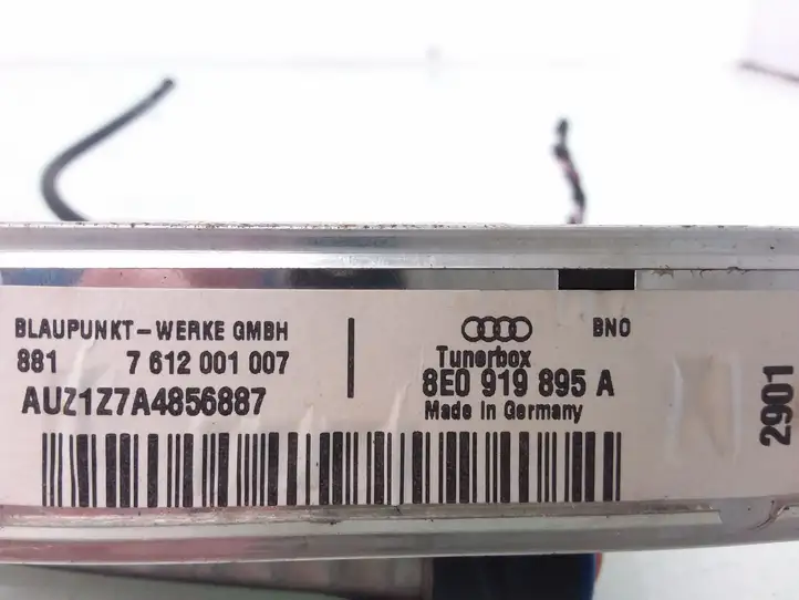 Audi A4 S4 B6 8E 8H (2000 - 2006) 8E0919895A Усилитель антенны — фото 5