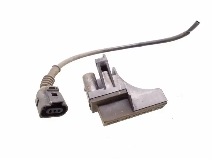 Audi A4 S4 B6 8E 8H (2000 - 2006) 4B0919145A Усилитель антенны — фото 1
