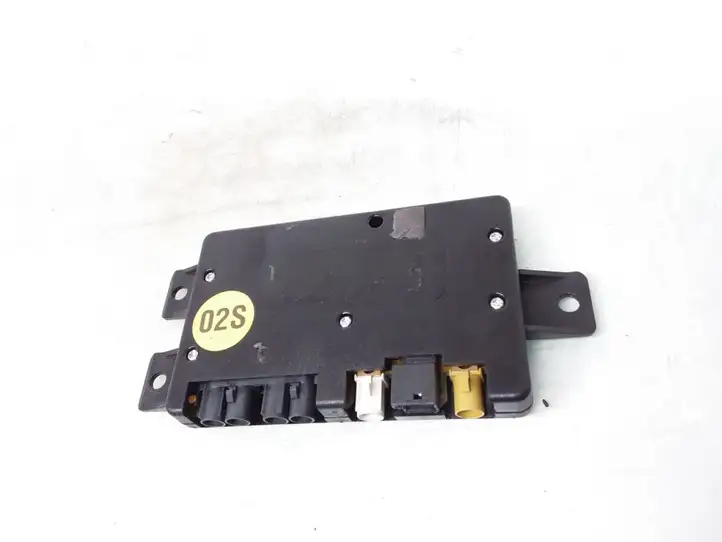 Audi A6 allroad (2000 - 2006)  4D0035530E Усилитель антенны