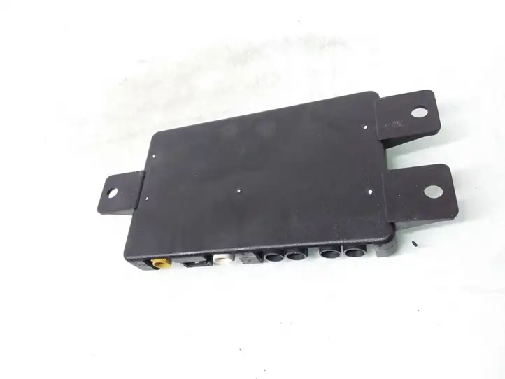 Audi A6 allroad (2000 - 2006)  4D0035530E Усилитель антенны