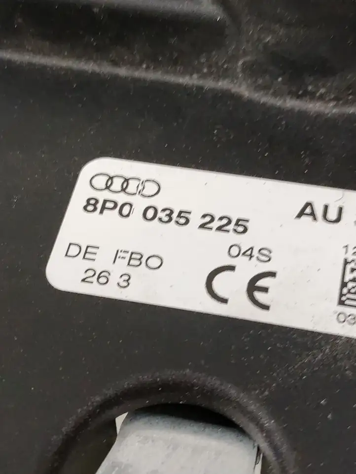 Audi A3/S3 8L (2000 - 2003) 8P0035225 Усилитель антенны — фото 2