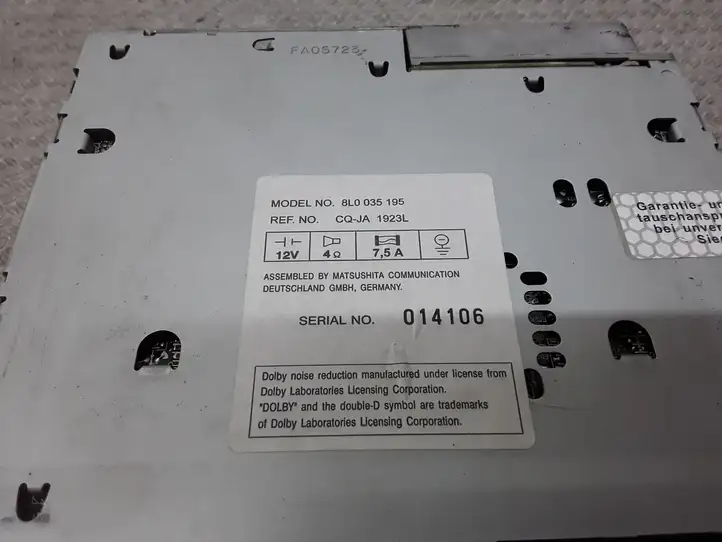 Audi A3/S3 8L (2000 - 2003)  8L0035195 Радио/ проигрыватель CD/DVD / навигация