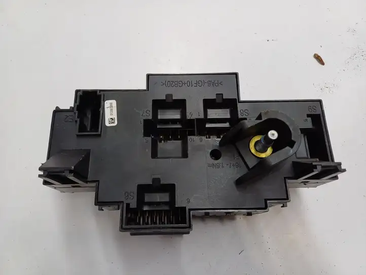 Mercedes-Benz GLC X253/C253 (2015 - )  A2229063202 Блок предохранителей