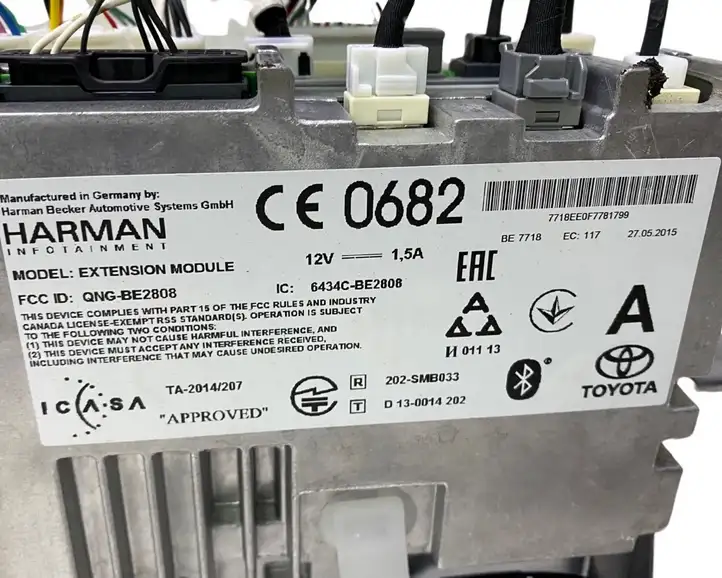 Toyota Auris E180 (2012 - 2018) 10R038055 Магнитола / мультимедийная система — фото 6