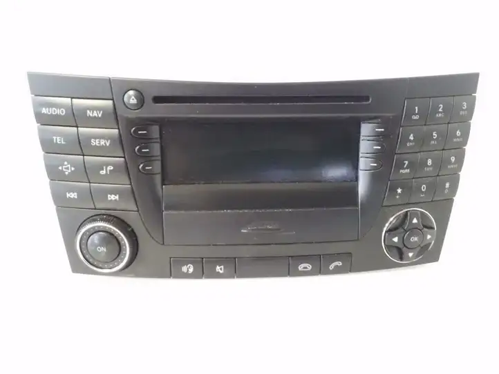 Mercedes-Benz E W211 (2002 - 2009) 2118202097 Магнитола / мультимедийная система — фото 1