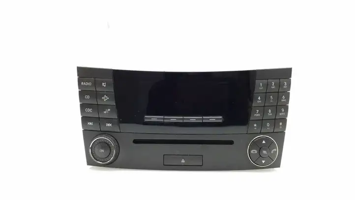 Mercedes-Benz E W211 (2002 - 2009) A2118209889 Магнитола / мультимедийная система — фото 1