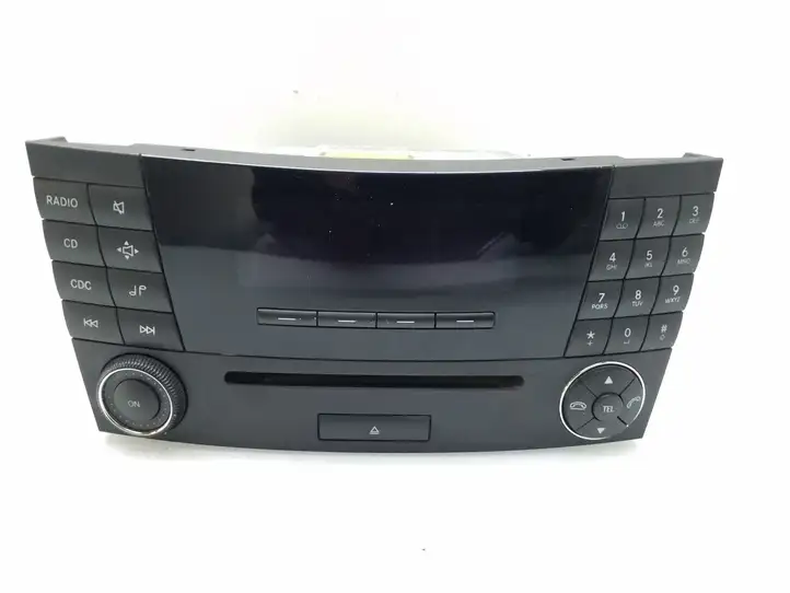 Mercedes-Benz E W211 (2002 - 2009) A2118209889 Магнитола / мультимедийная система — фото 1