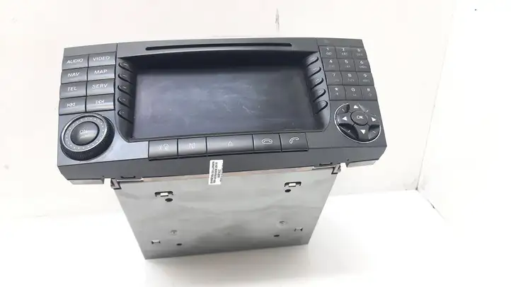 Mercedes-Benz E W211 (2002 - 2009)  A2118700089 Радио/ проигрыватель CD/DVD / навигация