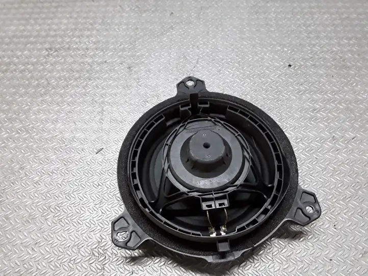 Toyota Yaris (2014 - 2019) 16704C1 Динамики задних дверей — фото 2
