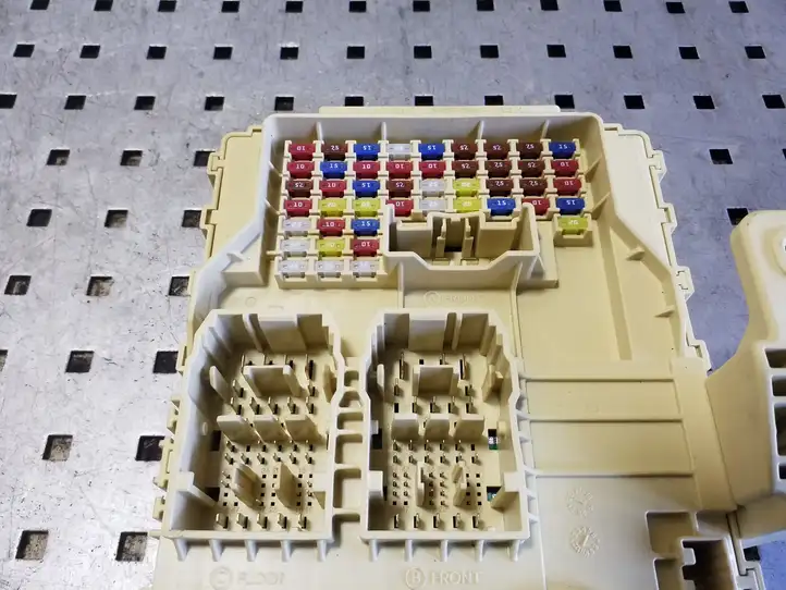 Kia Soul (2019 - )  91950J2020 Блок предохранителей