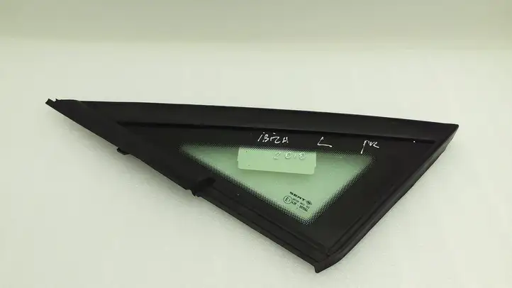 Seat Ibiza IV (6J,6P) (2008 - 2017)  6J0845411 Треугольное стекло в передней части кузова