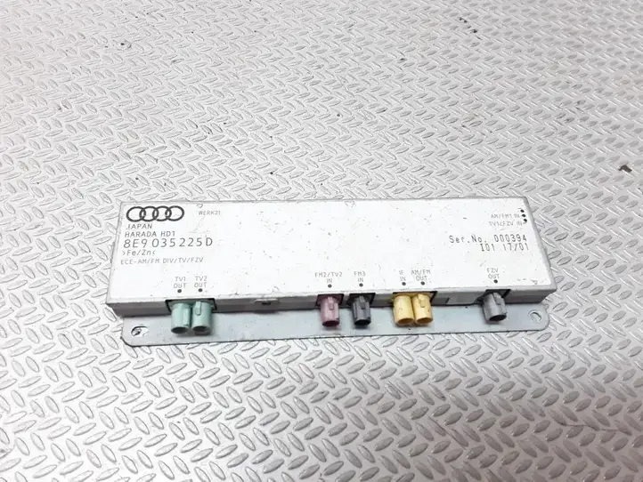 Audi A4 S4 B6 8E 8H (2000 - 2006) 8E9035225B Усилитель антенны — фото 1