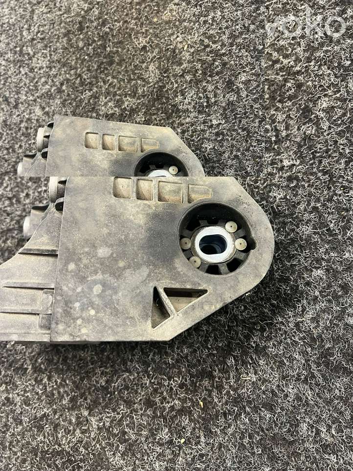 Mercedes-Benz C W206 (2021 - )  A6542236300 Кронштейн амортизатора