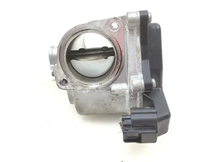 Nissan Juke I F15 (2010 - 2018) 8200614985 Дроссельная заслонка — фото 1