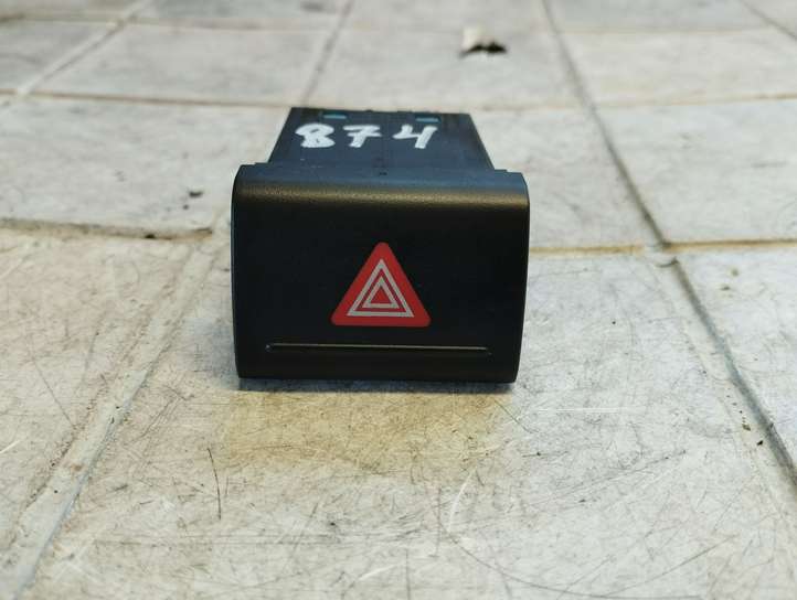 Volkswagen Fox (2005 - 2009)  5Z0953235A Включатель аварийных фонарей