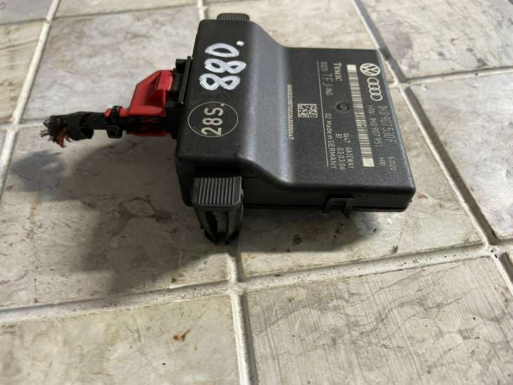 Volkswagen Touran I (2003 - 2010)  1K0907530F Модуль управления gateway