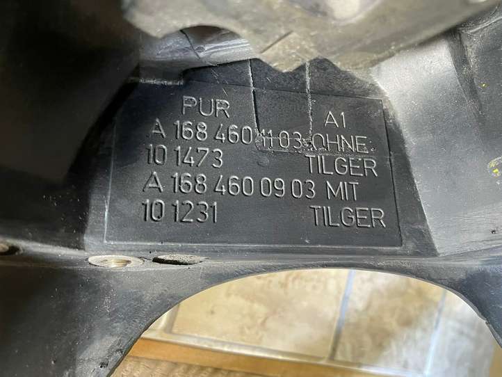 Mercedes-Benz Vaneo W414 (2001 - 2005)  A1684600903 Руль