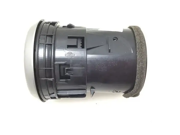 Nissan Qashqai (2006 - 2010) 68760JD10A Центральный воздушный дефлектор — фото 2