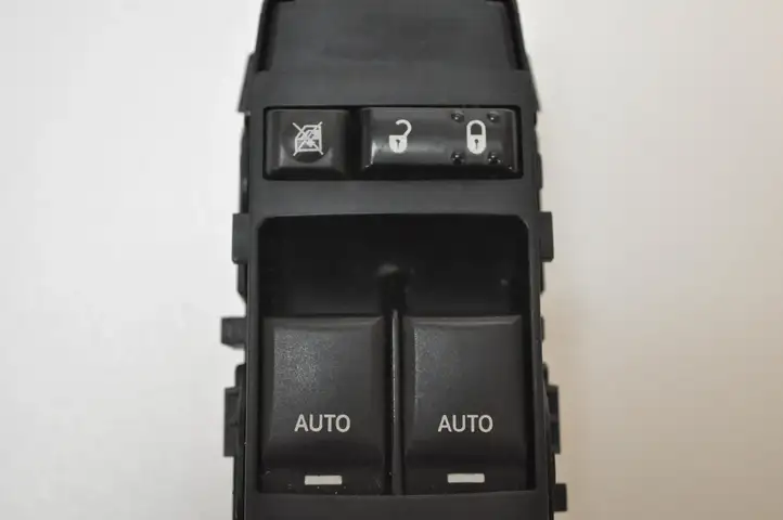 Chrysler 300 - 300C (2005 - 2011) 04602781AA Кнопка стеклоподъемников — фото 4