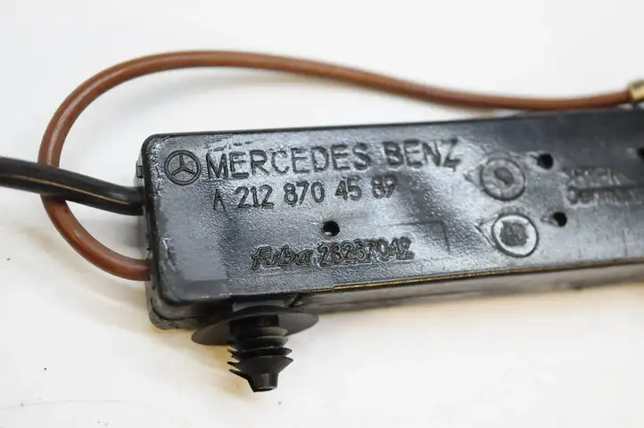 Mercedes-Benz E W212 (2009 - 2016) A2128704589 Усилитель антенны — фото 4