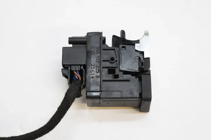 Volkswagen Golf VII (2013 - 2019) 5G0927225D Кнопка ручного тормоза — фото 3