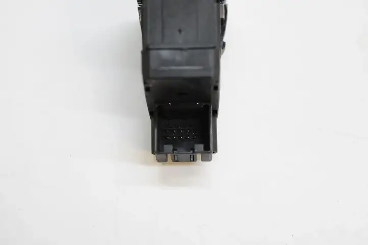 Volkswagen Golf VII (2013 - 2019) 5G0927225D Кнопка ручного тормоза — фото 4