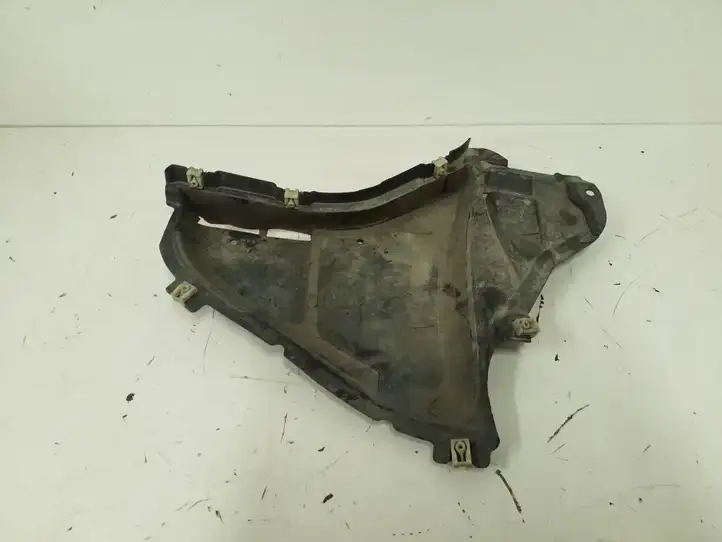 BMW 5 G30 G31 (2016 - ) 8060032 Защита двигателя — фото 2