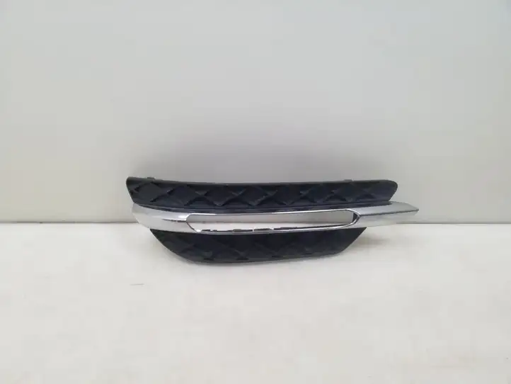 Mercedes-Benz C W204 (2007 - 2014) A2048803224 Решетка противотуманной фары — фото 1