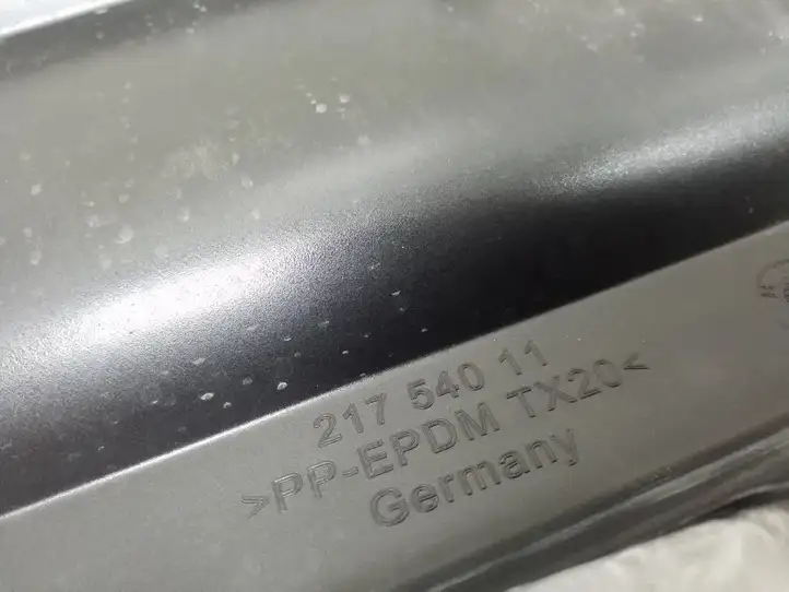 BMW 5 G30 G31 (2016 - ) 21754011 Нижняя часть переднего бампера — фото 3