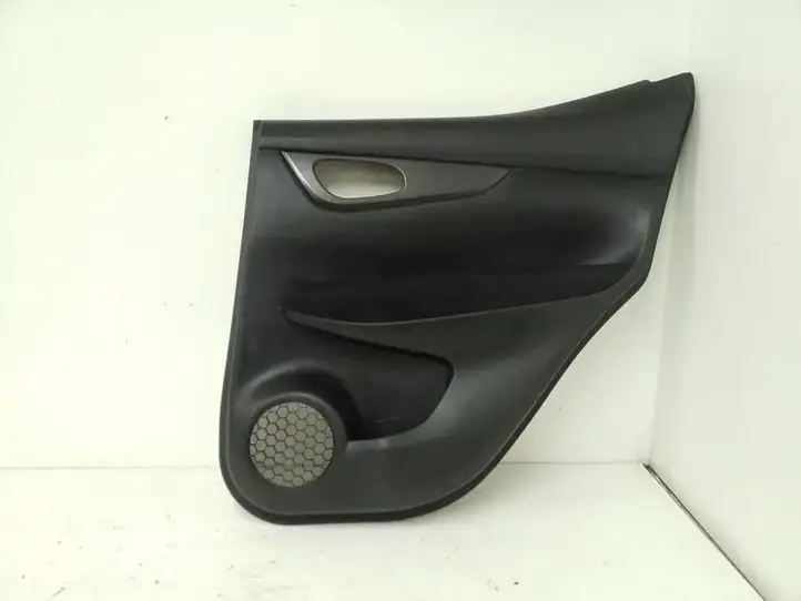 Nissan Qashqai (2013 - 2017) 829224EA1A Обшивка задней двери — фото 1