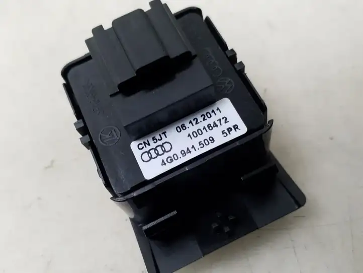 Audi A6 C7 (2011 - 2014) 4G0941509 Включатель аварийных фонарей — фото 2