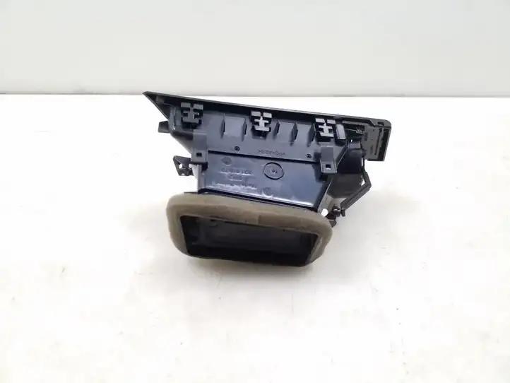 Volkswagen PASSAT B8 (2015 - ) 3G1819701 Боковой воздушный дефлектор — фото 2