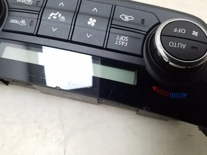 Toyota RAV 4 (XA40) (2012 - 2018) 5590042450 Блок управления кондиционером — фото 3