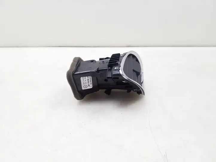 Audi A5 8T 8F (2011 - 2016) 8T1820902G Боковой воздушный дефлектор — фото 6