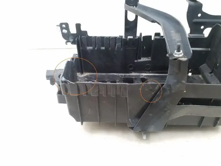 Opel Astra J (2012 - 2015) 13354420 Держатель аккумулятора — фото 4