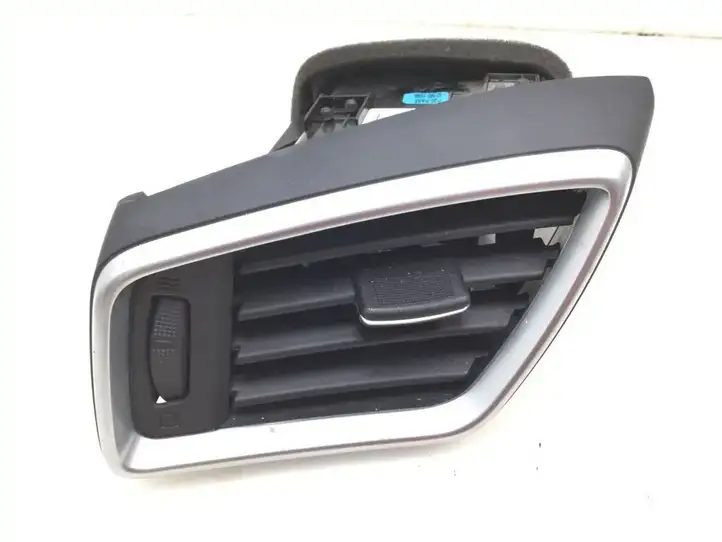 Nissan Qashqai (2017 - 2020) 687614EA0A Боковой воздушный дефлектор — фото 1