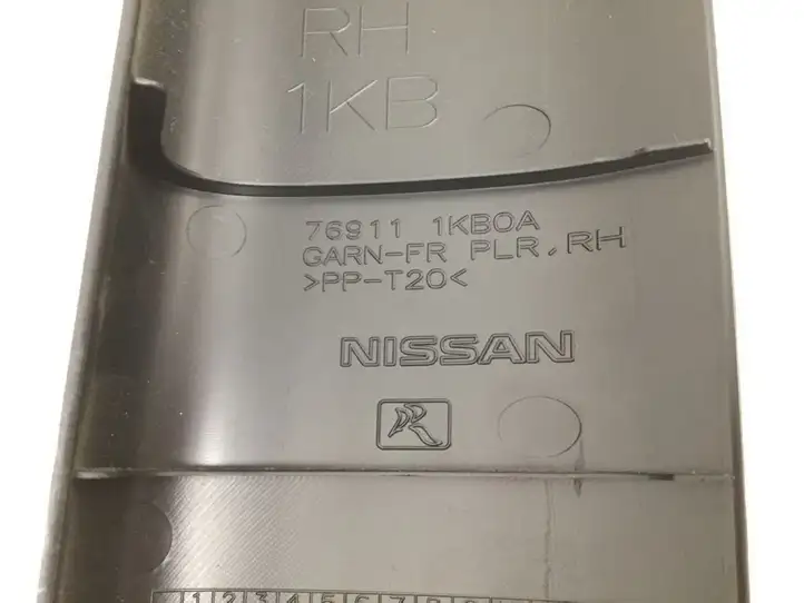Nissan Juke I F15 (2010 - 2018) 769111KB0A Обшивка стойки A — фото 2