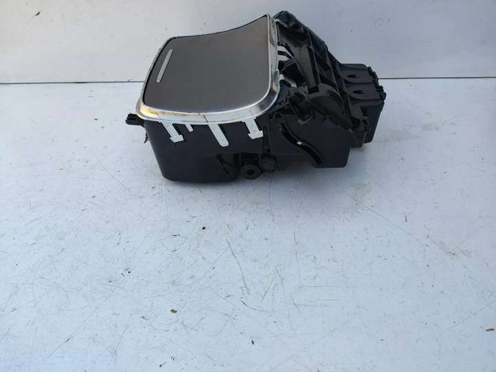 Mercedes-Benz E W213 (2016 - )  A2136806500 Держатель чашки