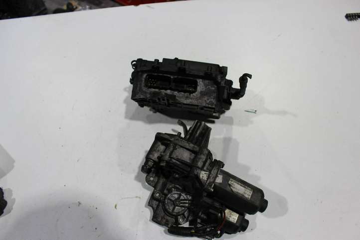 Opel Astra (2004 - 2009)  55562979 Мехатроник