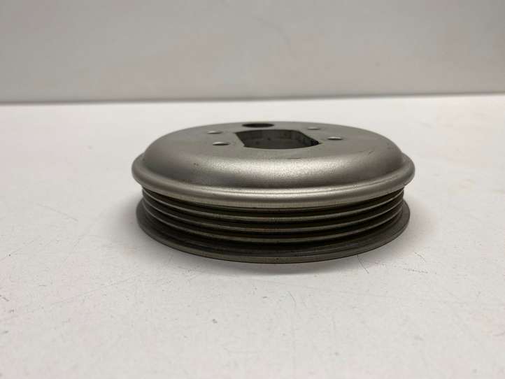 BMW M4 F82 F83 (2014 - 2020)  7848523 Шкив водяного насоса
